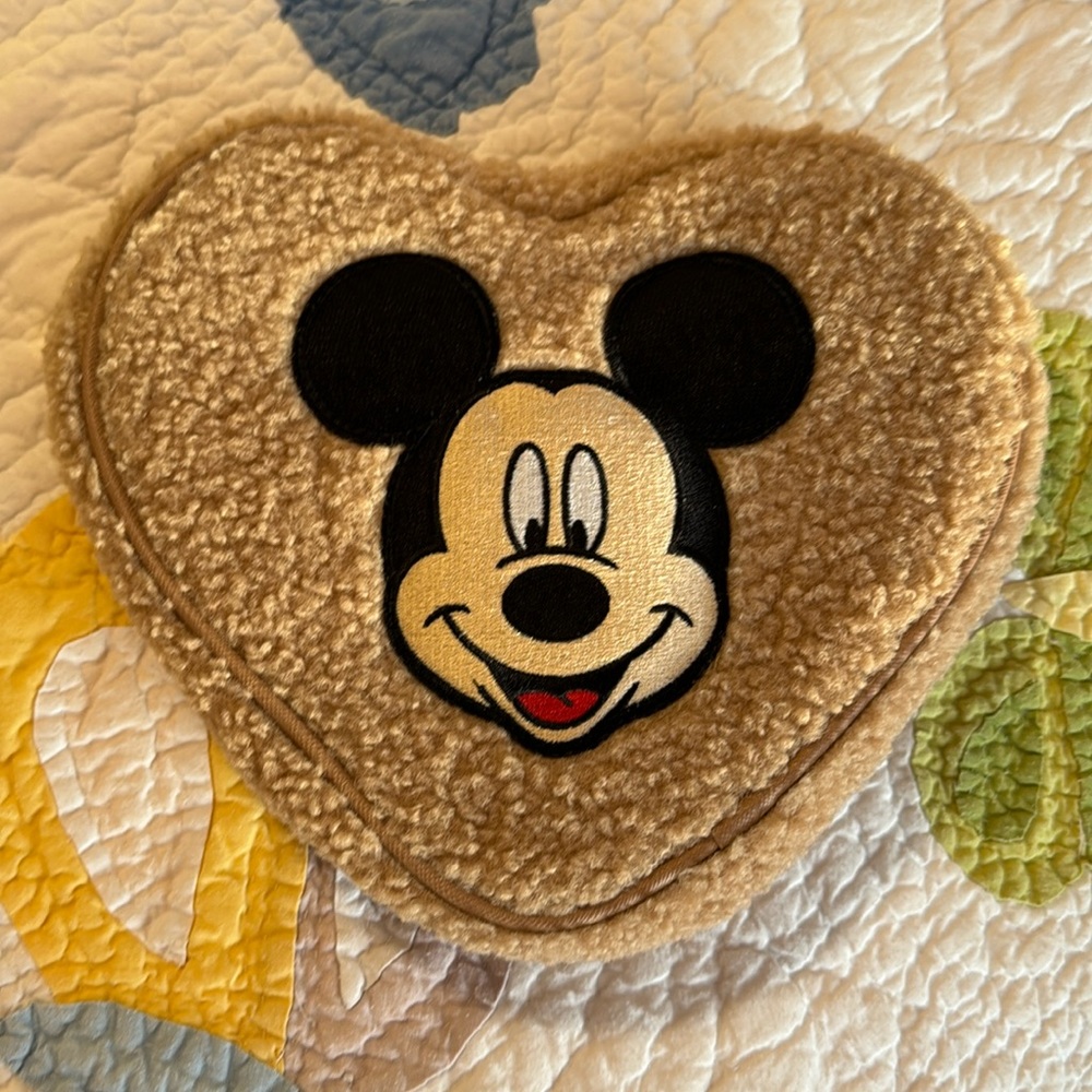 Stoney clover cozy heart pouch
